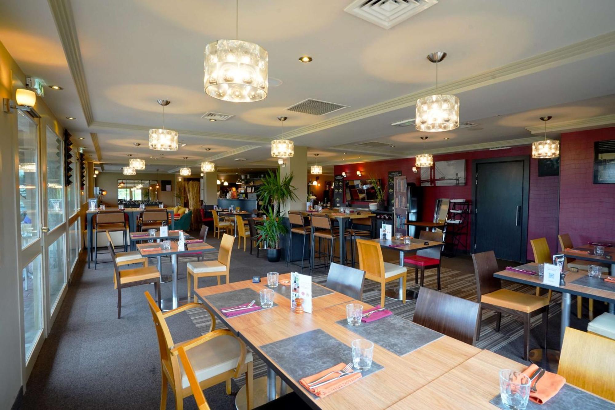 Best Western L'Atelier 117 Maubeuge Bagian luar foto