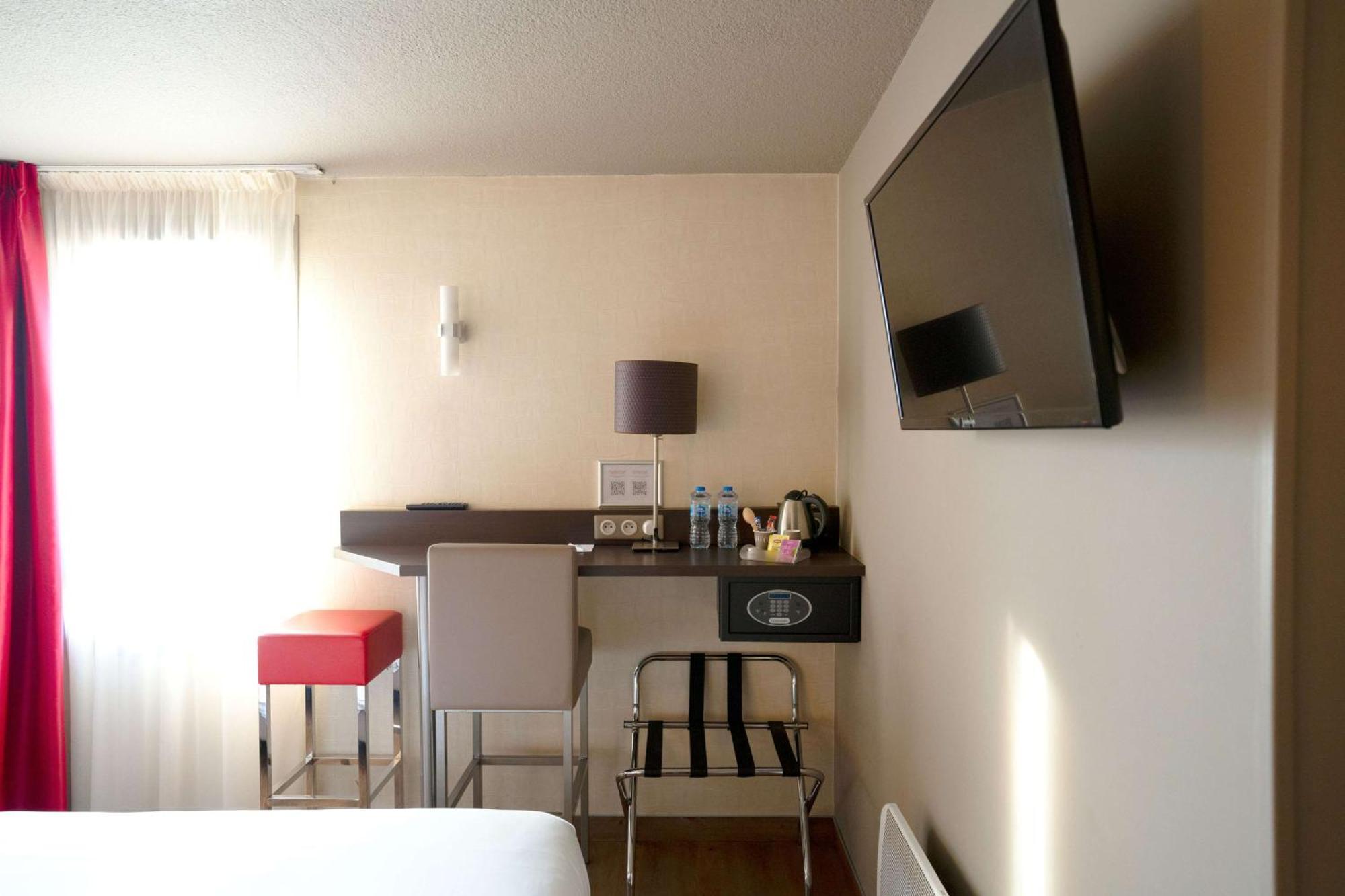 Best Western L'Atelier 117 Maubeuge Bagian luar foto