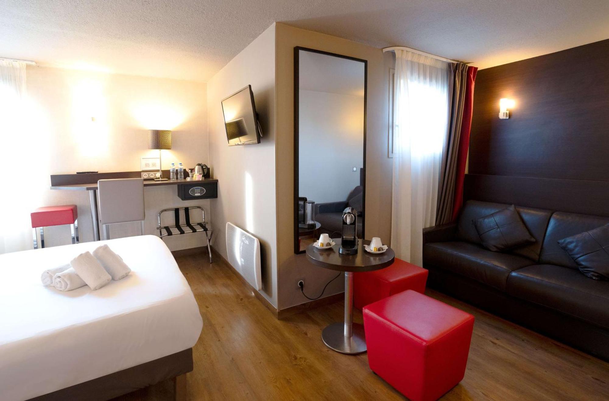 Best Western L'Atelier 117 Maubeuge Bagian luar foto