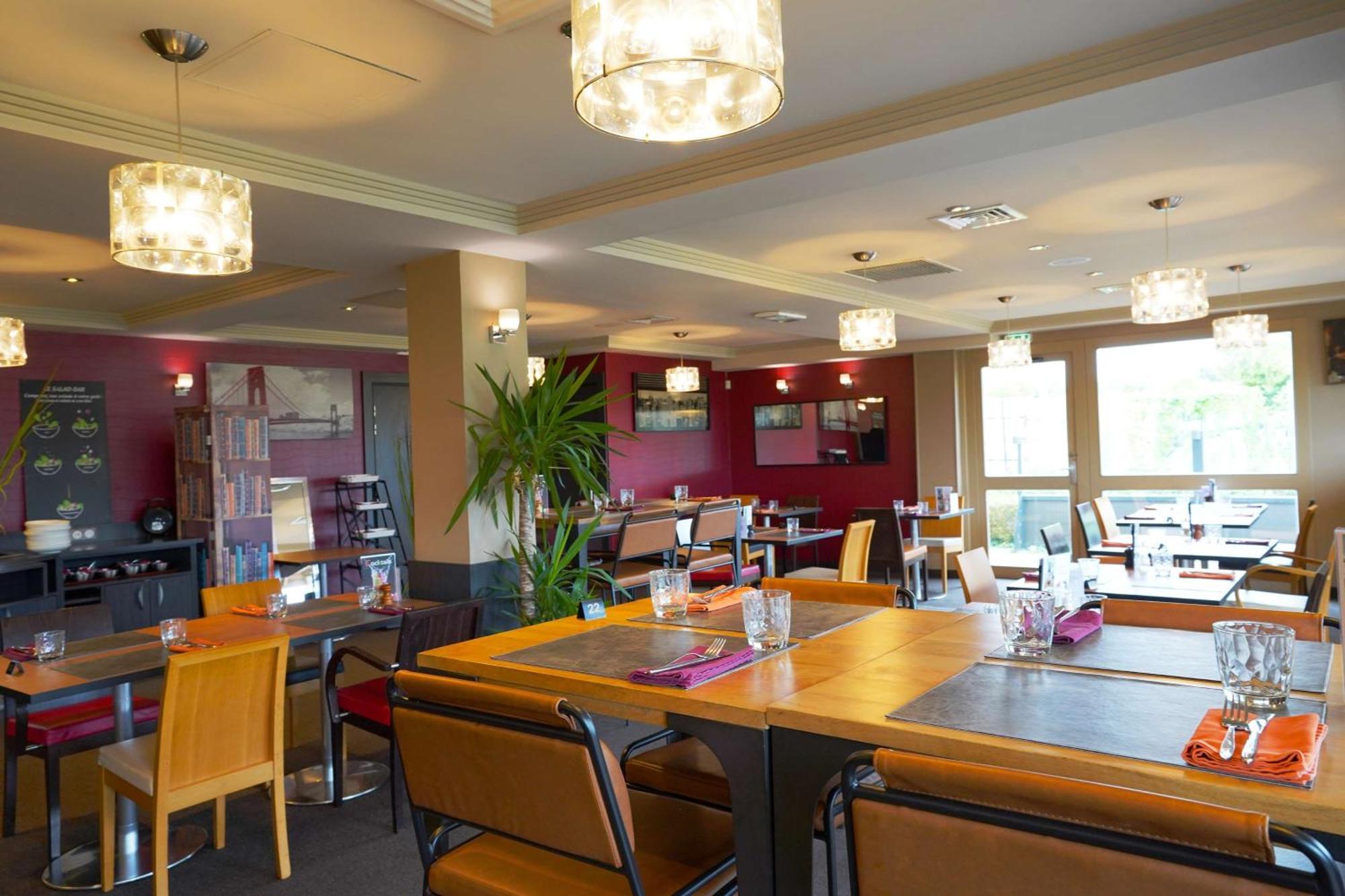 Best Western L'Atelier 117 Maubeuge Bagian luar foto