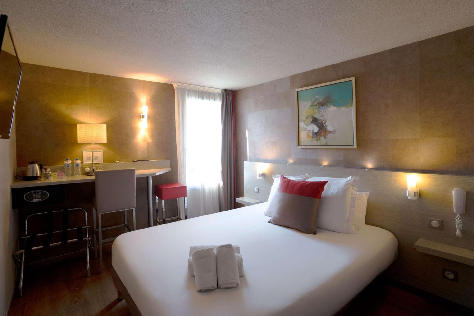 Best Western L'Atelier 117 Maubeuge Bagian luar foto