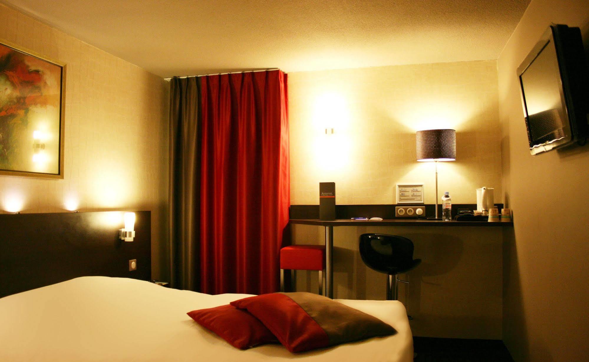 Best Western L'Atelier 117 Maubeuge Bagian luar foto
